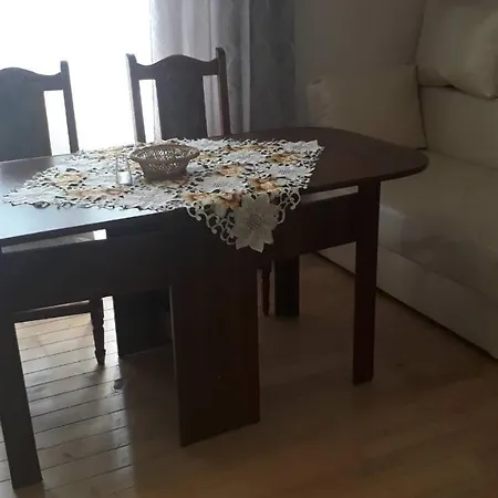 у насті *